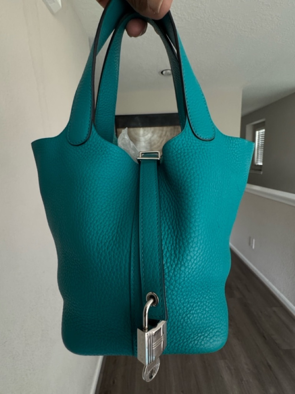 ❌ SOLD ❌


Hermes Picotin 18 with Palladium Hardware - Picture 5 of 8